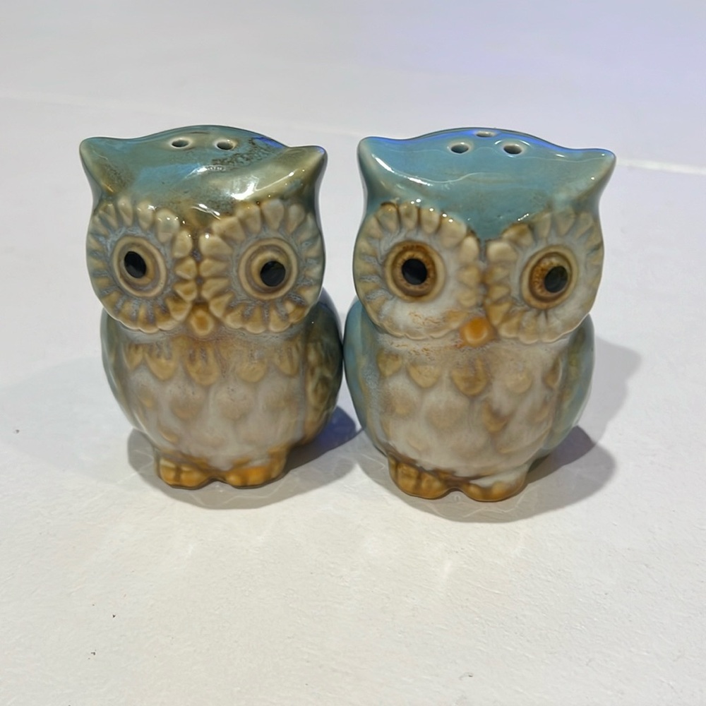 Vintage owl, salt and pepper shakers